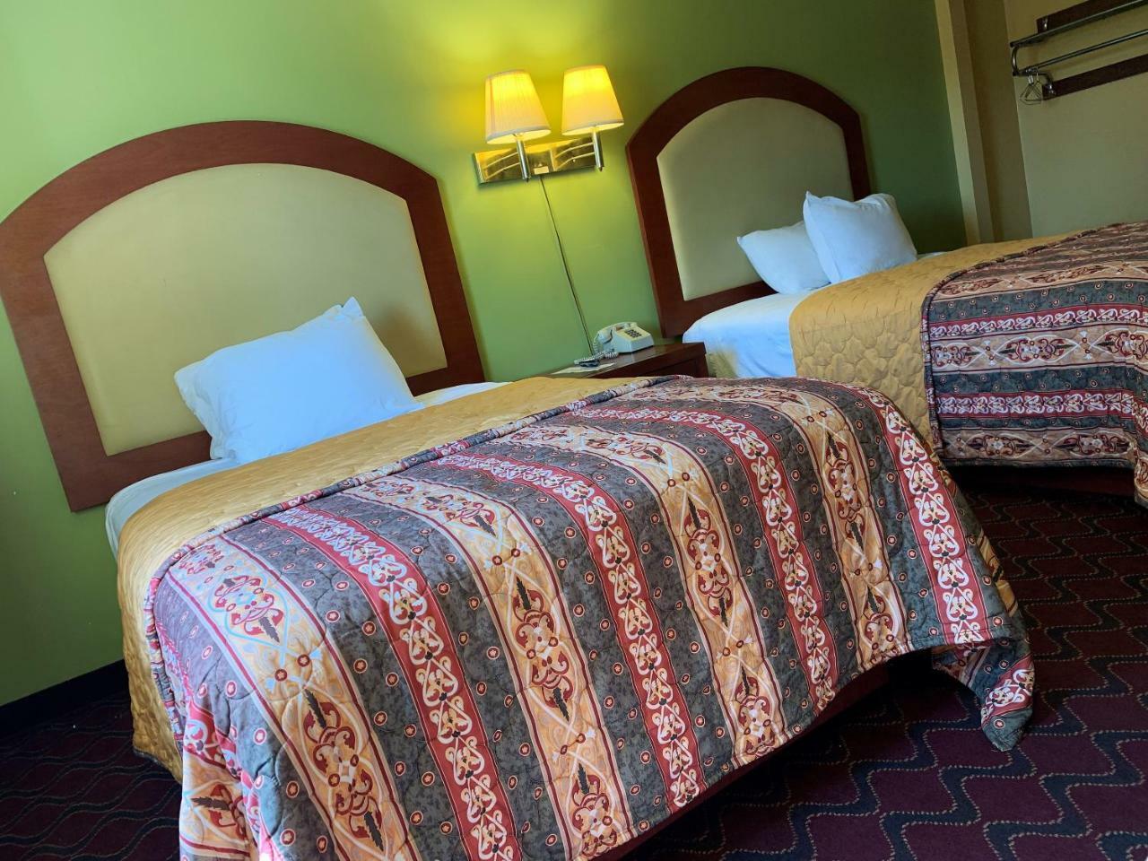 Spencer Patriot Inn מראה חיצוני תמונה