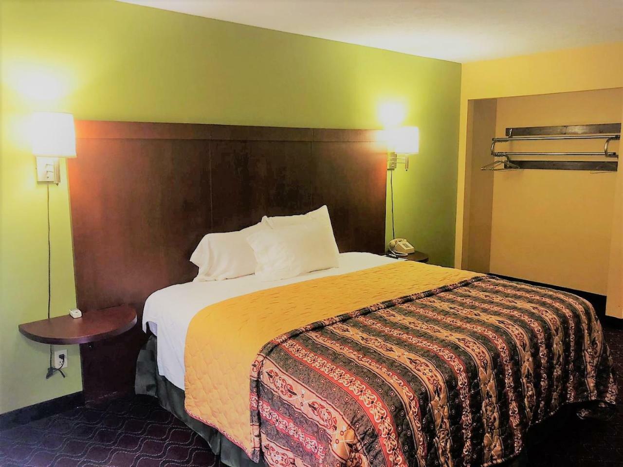 Spencer Patriot Inn מראה חיצוני תמונה